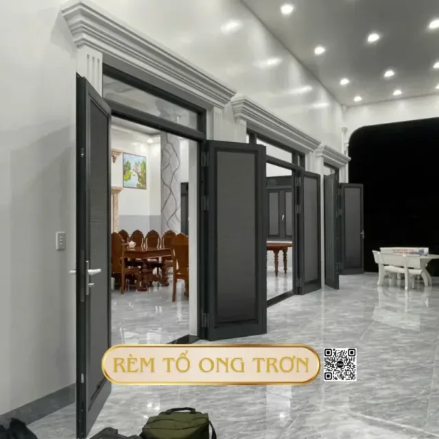 Rem to ong cua di 2 khung 15