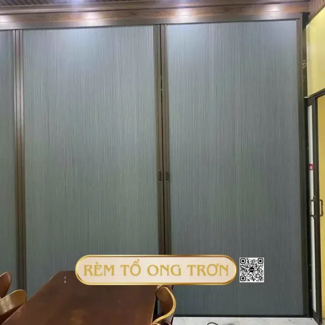 Rem to ong cua di 2 khung 20