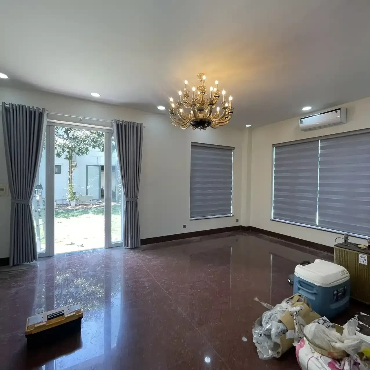 Công trình Rèm Vải Xám Đậm & Zebra Blinds – Nhà Phố Thảo Điền, Quận 2