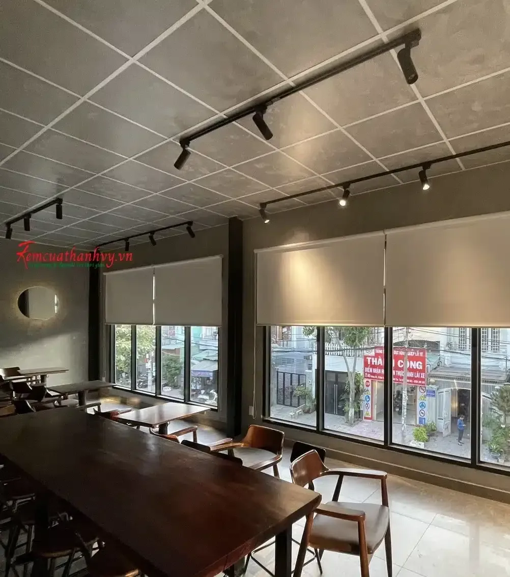 Công trình Rèm Cuốn Chống Nắng Coffee MARE – Quận Bình Tân