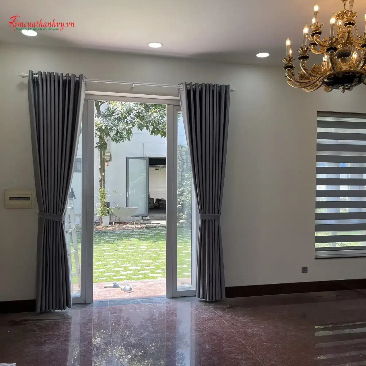 Công trình Rèm Vải Xám Đậm & Zebra Blinds – Nhà Phố Thảo Điền, Quận 2