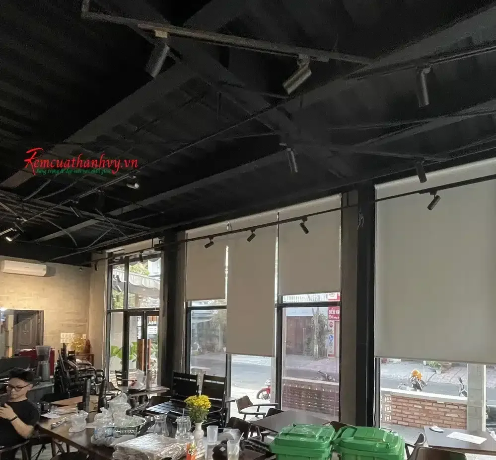 Công trình Rèm Cuốn Chống Nắng Coffee MARE – Quận Bình Tân