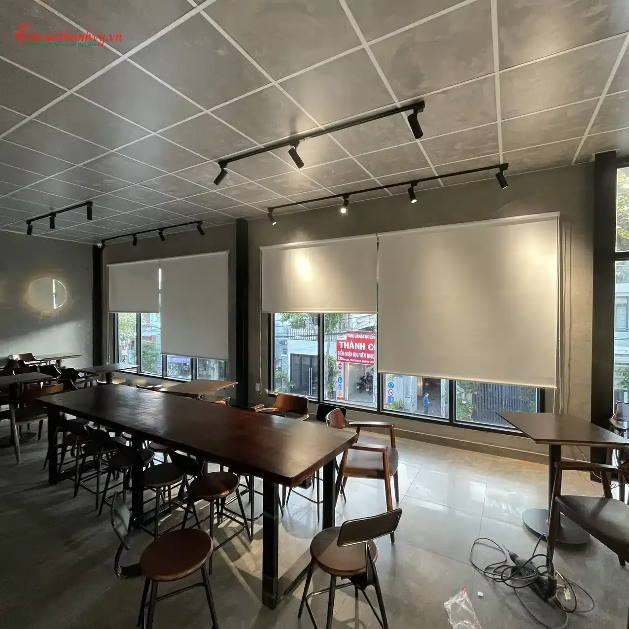 Công trình Rèm Cuốn Chống Nắng Coffee MARE – Quận Bình Tân