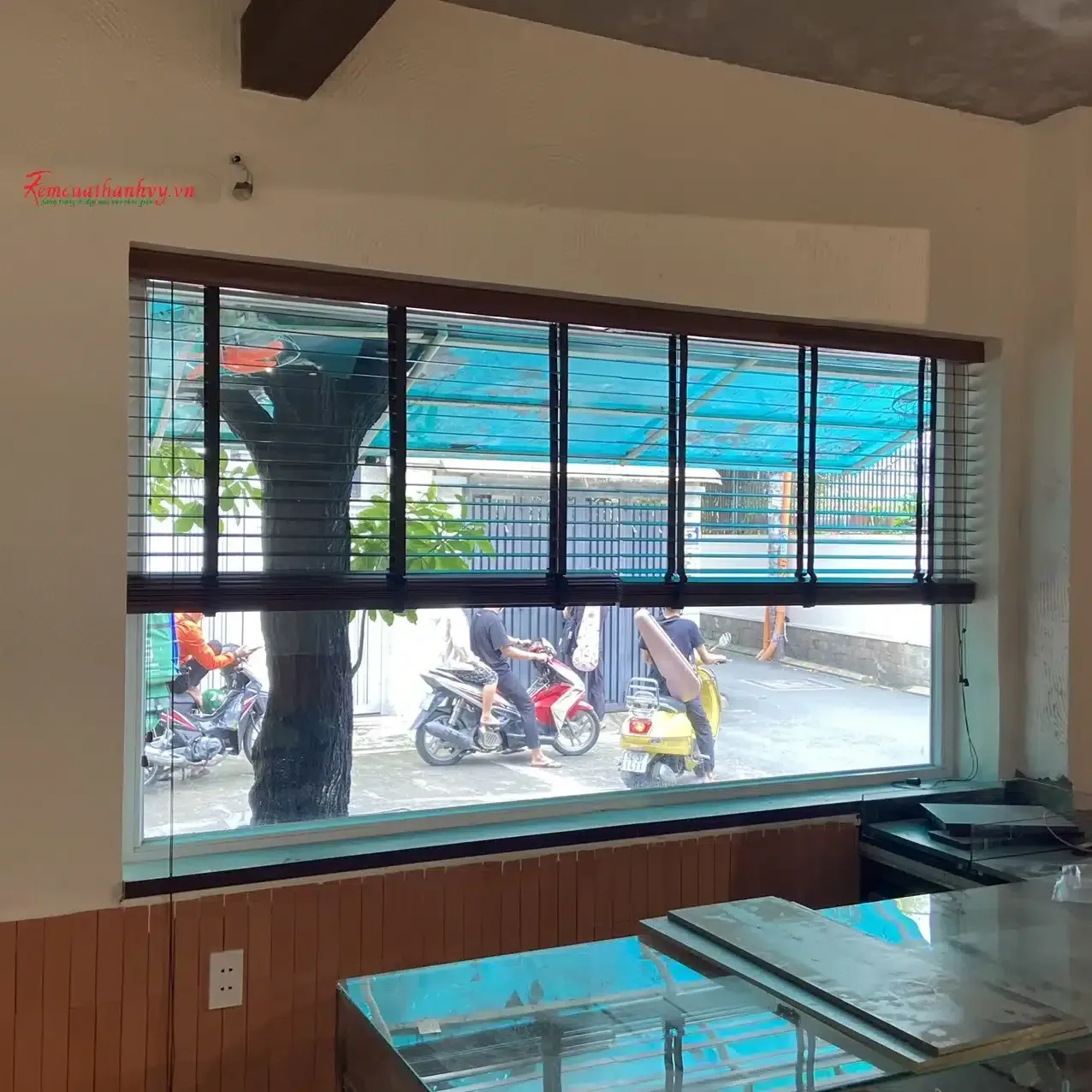 Wooden blinds – Wooden Blinds for Offices: A Suitable Solution (sample 4)