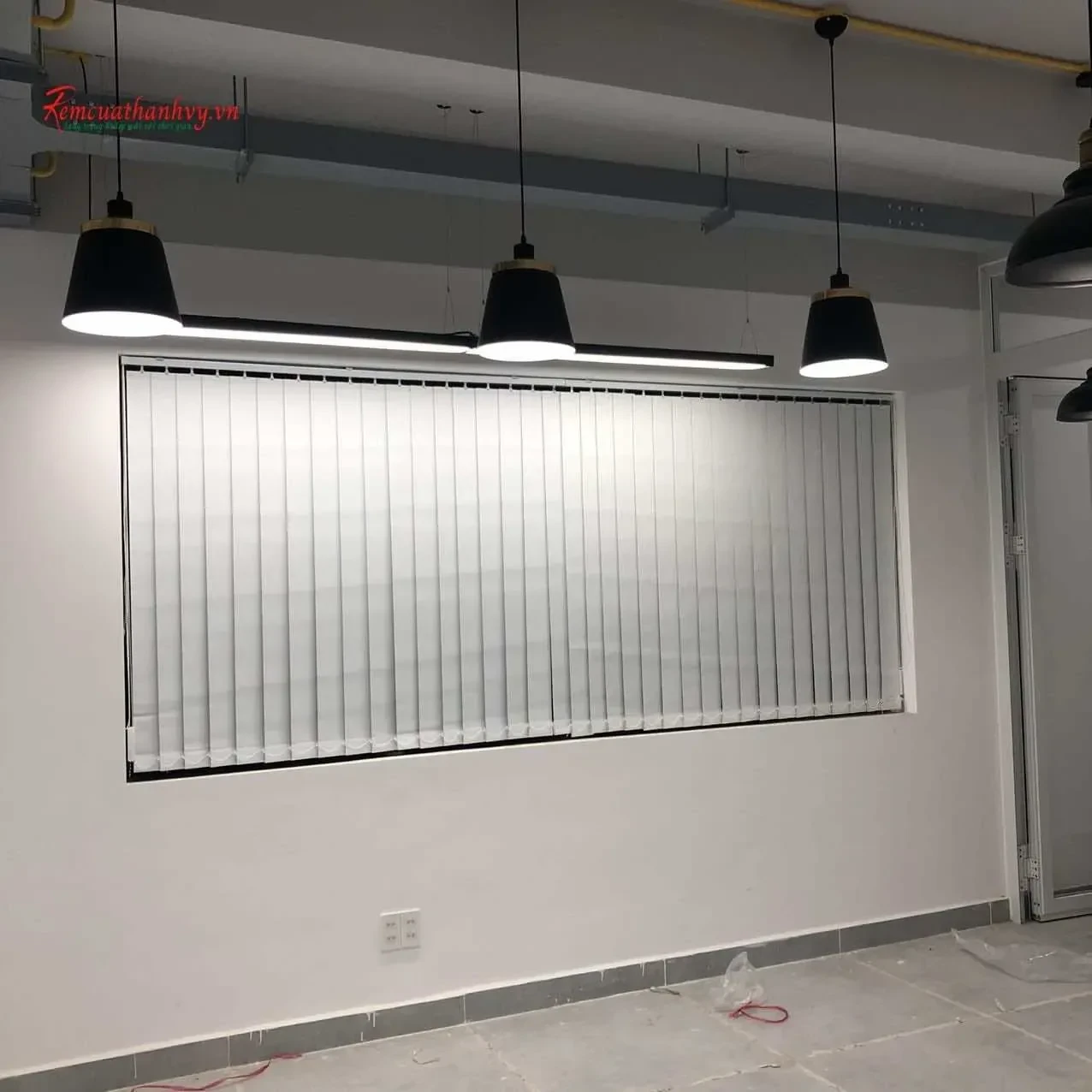 Blinds – Classic-Style Wooden Blinds for a Beautiful Home (sample 9)