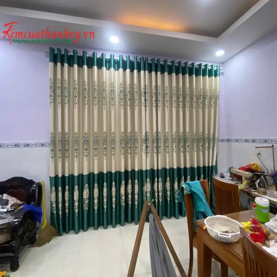 联排住宅客厅3D花纹布艺窗帘 - Bình Chánh - 图片11 为联排住宅的客厅、卧室和入户门选择窗帘